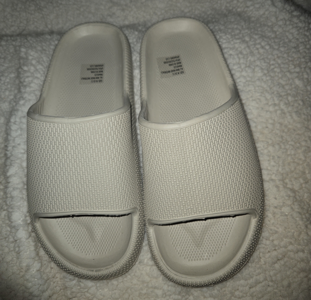 Mens Toupe Slides Size 10--11